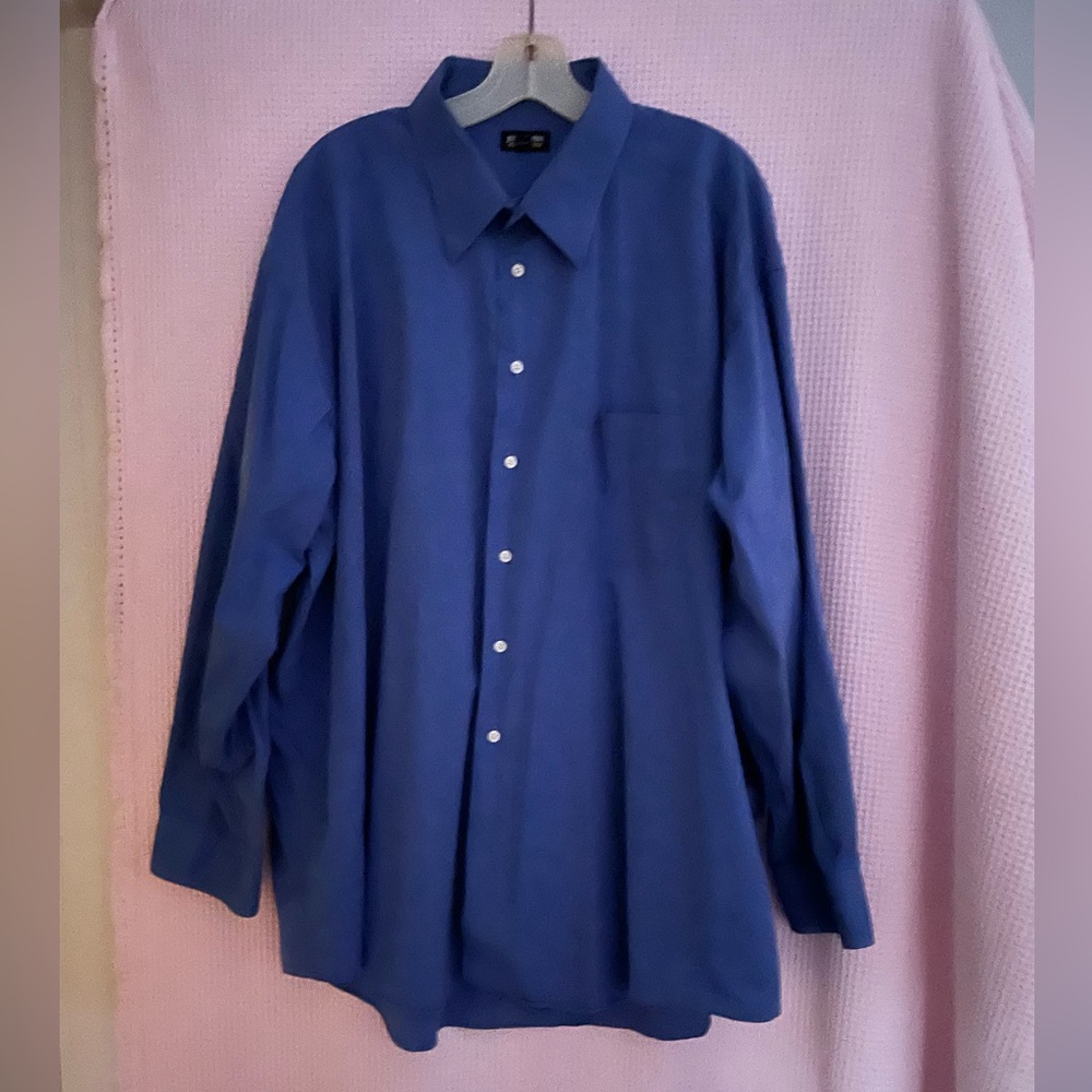 JOSEPH & FEISS INTERNATIONAL Long sleeve blue dress shirt.  Size 19 neck.